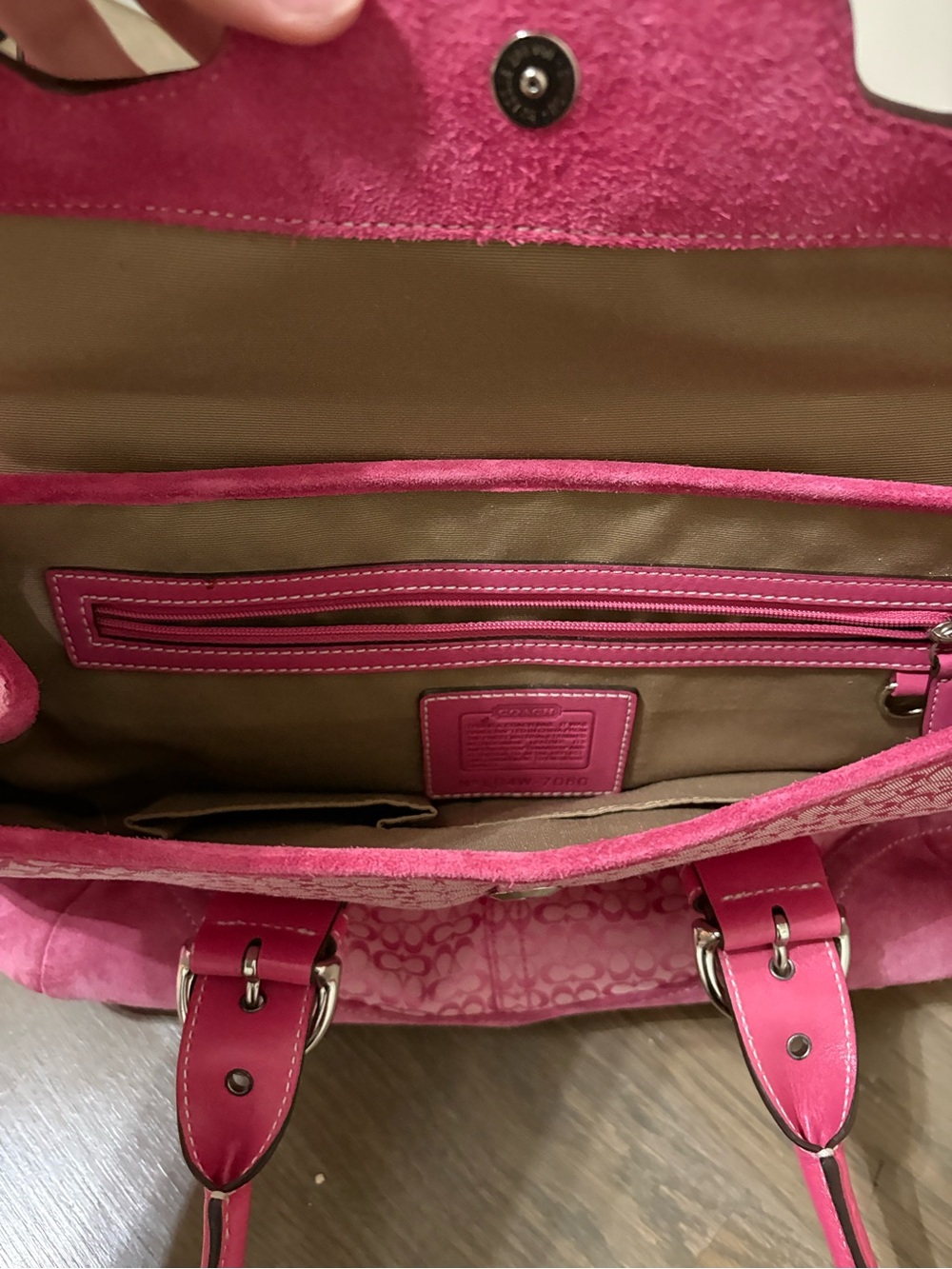 Coach Soho Y2K Flap Satchel, featuring pink signature jacquard canvas and suede - Picture 4 of 4